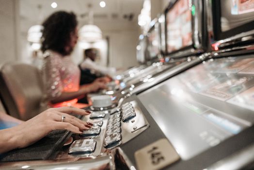 Revolutionizing Online Gambling: The Rise and Tech of Live Casino Games